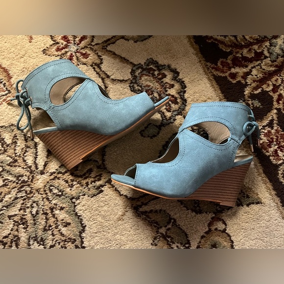 Journee Collection Camia Blue Wedges Size 7 New In Box - Picture 2 of 16